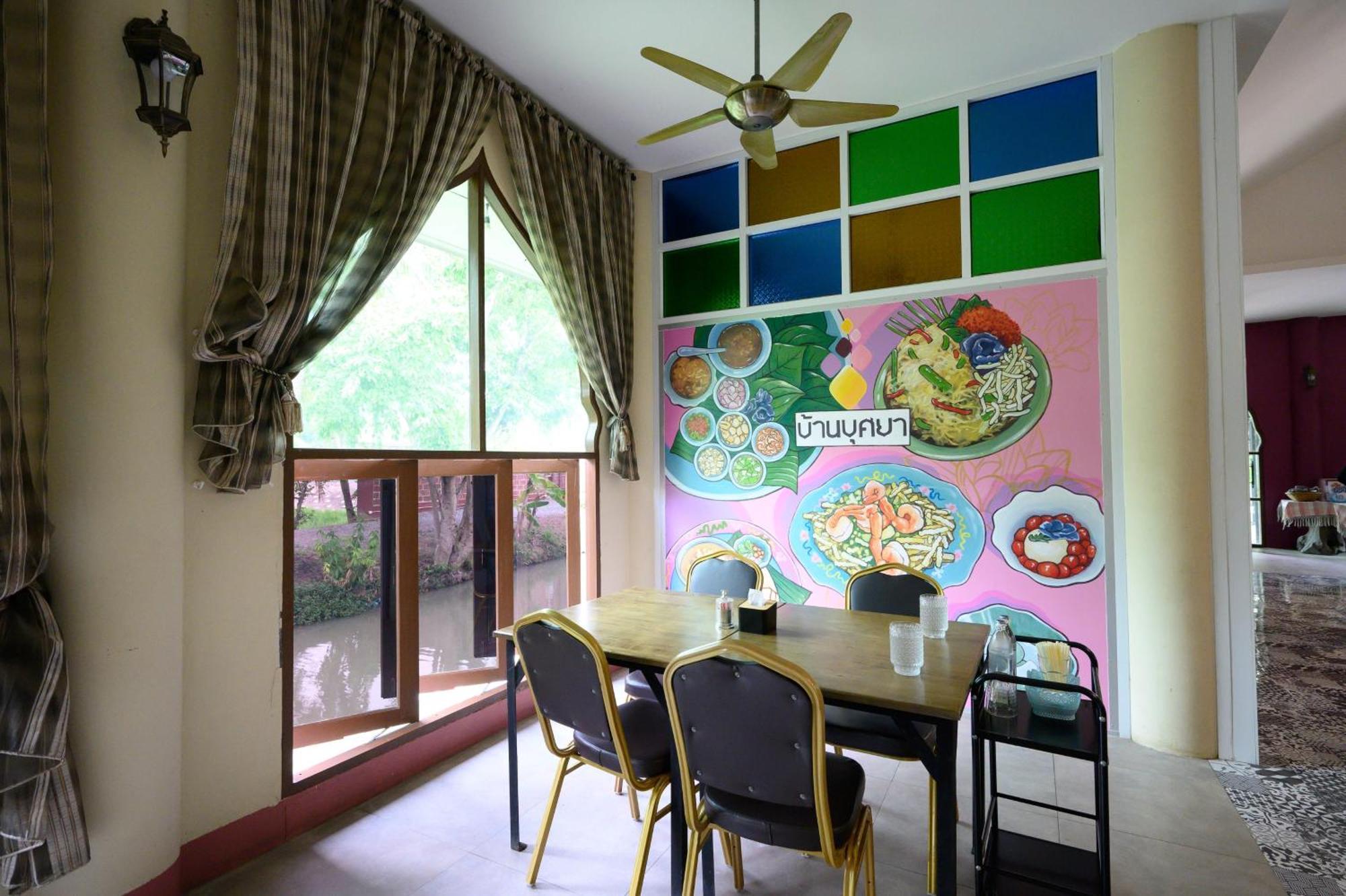 Busaya Resort & Cuisine Nakhon Pathom Extérieur photo