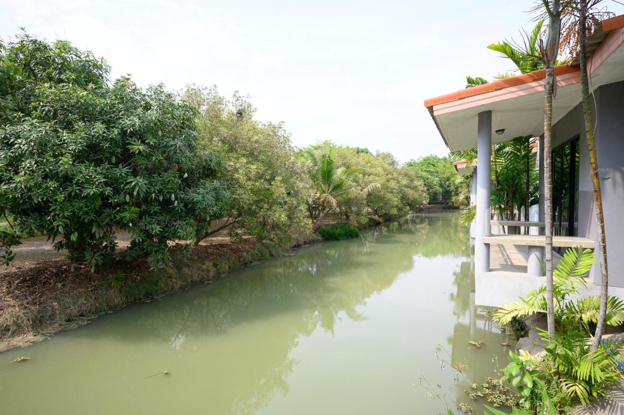 Busaya Resort & Cuisine Nakhon Pathom Extérieur photo