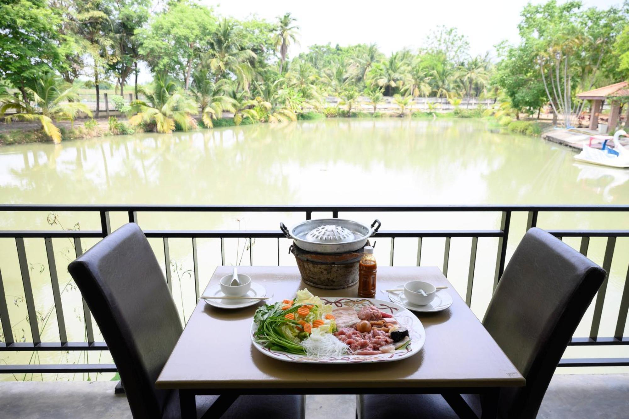 Busaya Resort & Cuisine Nakhon Pathom Extérieur photo