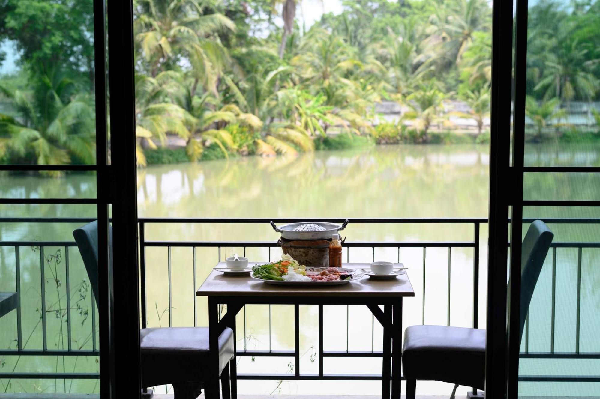 Busaya Resort & Cuisine Nakhon Pathom Extérieur photo